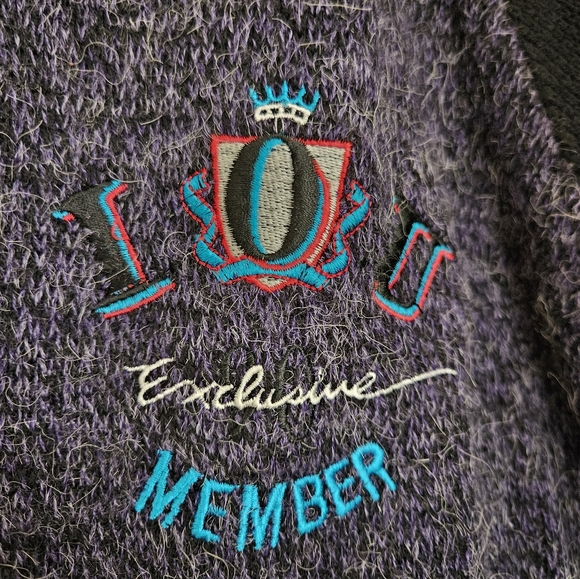 VTG IOU brand sweater - Picture 8 of 8